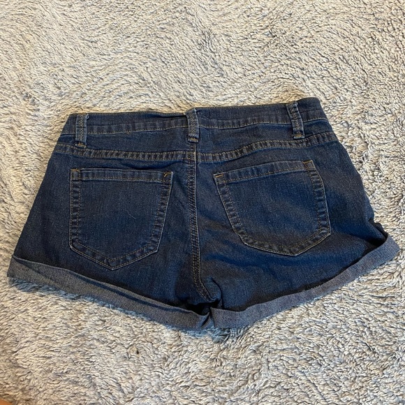 Forever 21 - Picture 2 of 2